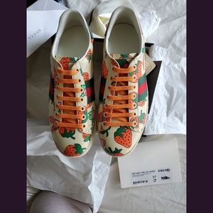 Gucci  ace strawberries sneakers